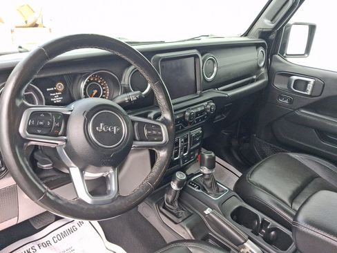 Used 2020 Jeep Gladiator Overland w/ Uconnect 4C Nav & Sound Group AWD/4WD image 4