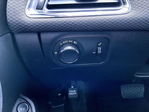 Used 2017 Chevrolet Cruze LT image 31