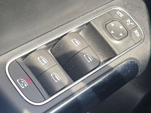 Certified 2022 Mercedes-Benz GLA 250 4MATIC image 25