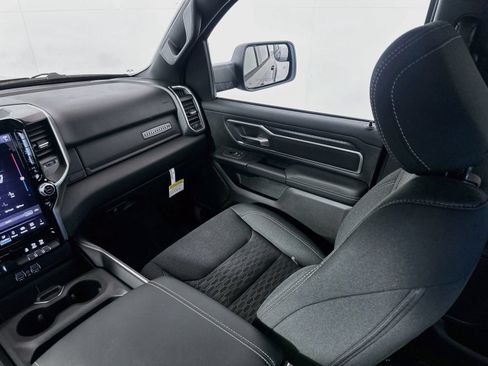 New 2026 RAM 1500 4x4 Crew Cab image 24
