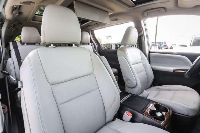Used 2016 Toyota Sienna Limited Premium FWD image 49