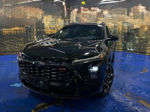 Used 2024 Chevrolet Trax RS w/ Sunroof Package image 1