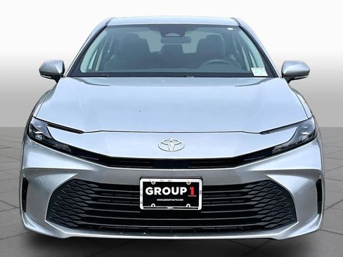 Used 2025 Toyota Camry LE AWD/4WD image 4