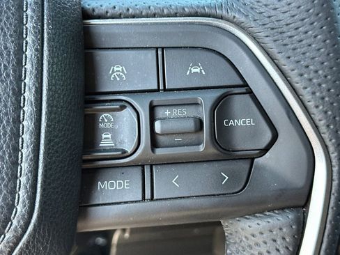 Used 2024 Toyota Tacoma TRD Sport image 25