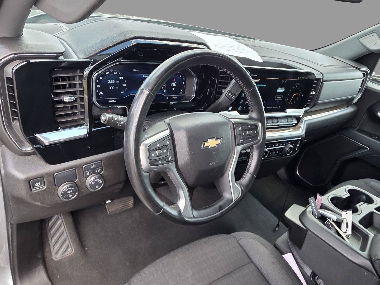 Used 2025 Chevrolet Silverado 1500 LT RWD image 11