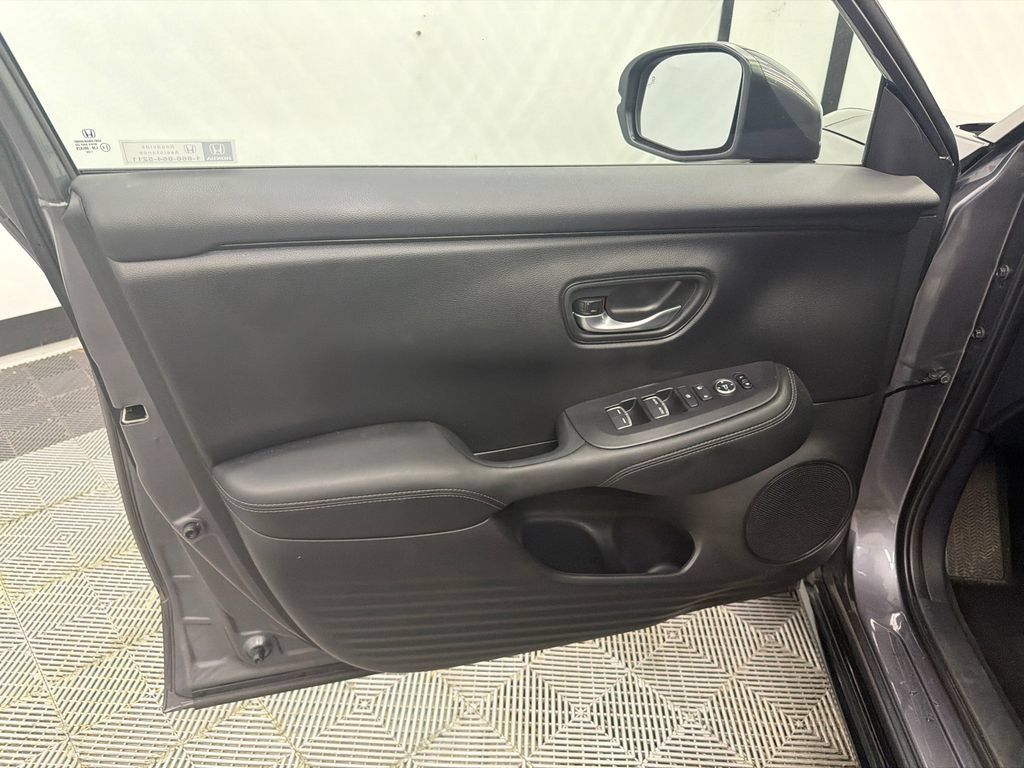 Used 2026 Honda HR-V EX-L image 11