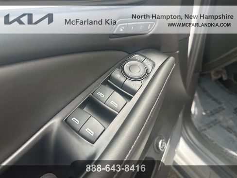 Used 2023 Buick Enclave Avenir w/ Avenir Technology Package AWD/4WD image 16
