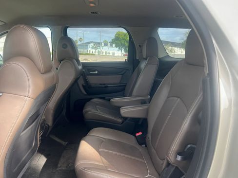 Used 2014 GMC Acadia SLT FWD image 9