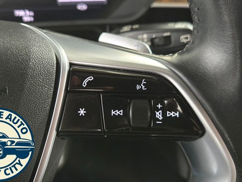 Used 2021 Audi e-tron Premium Plus w/ Premium Plus Package AWD/4WD image 14