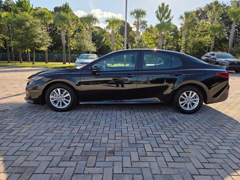 Used 2025 Toyota Camry LE w/ Convenience Package FWD image 8
