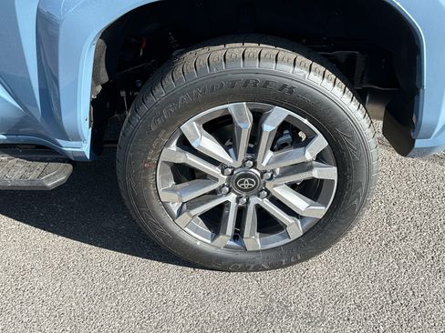 New 2026 Toyota 4Runner Limited AWD/4WD image 5