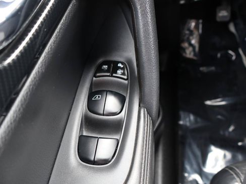 Used 2017 Nissan Rogue SL w/ SL Premium Package FWD image 15