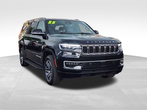 Used 2025 Jeep Wagoneer L 4WD image 3