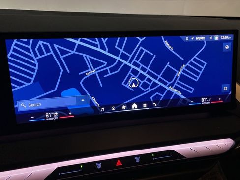 Used 2025 BMW X3 xDrive30i w/ Premium Package image 18