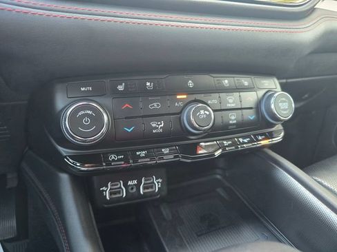 Used 2023 Dodge Durango GT AWD/4WD image 27