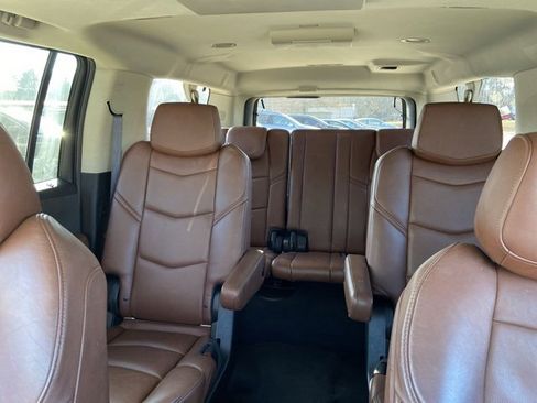 Used 2016 Cadillac Escalade ESV Premium image 27