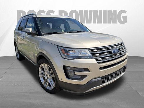 Used 2017 Ford Explorer Limited w/ Equipment Group 301A FWD image 3