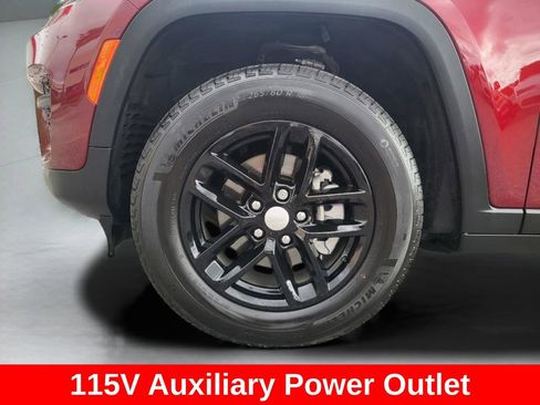 Used 2025 Jeep Grand Cherokee Laredo X w/ Luxury Tech Group I image 10