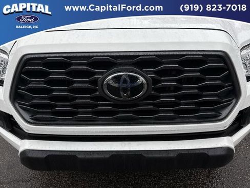 Used 2020 Toyota Tacoma SR image 10