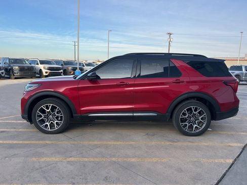 Used 2025 Ford Explorer Platinum w/ Ultimate Package image 6