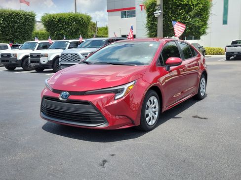 Used 2025 Toyota Corolla LE w/ Convenience Package FWD image 5
