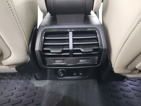 Used 2023 Audi Q3 2.0T Premium Plus w/ Premium Plus Package AWD/4WD image 36