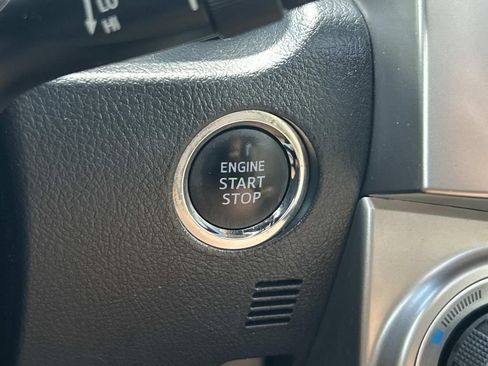 Used 2021 Toyota 4Runner Limited AWD/4WD image 40