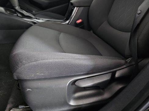 Used 2021 Toyota Corolla LE FWD image 26