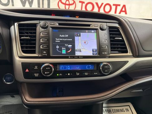 Used 2019 Toyota Highlander Limited AWD/4WD image 31