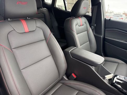 Used 2026 Chevrolet Trax RS w/ Sunroof Package image 37