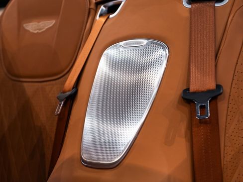 Used 2024 Aston Martin DB12 Convertible image 38