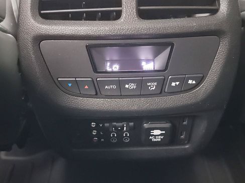 Used 2016 Honda Pilot Touring image 26