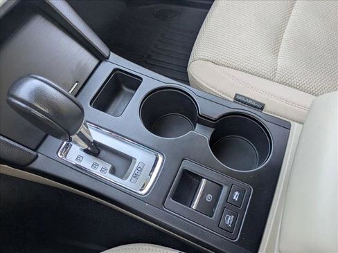 Used 2018 Subaru Outback 2.5i Premium image 12