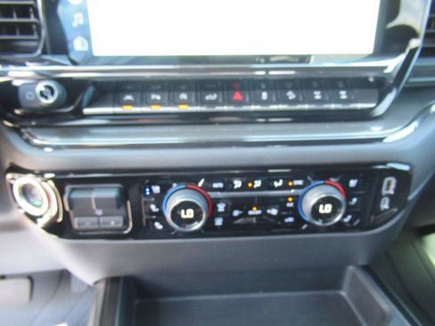 Used 2022 Chevrolet Silverado 1500 ZR2 AWD/4WD image 32