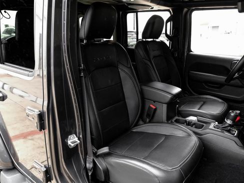 Used 2021 Jeep Wrangler Unlimited Sahara image 45