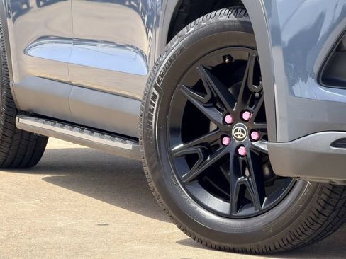 Used 2025 Toyota Grand Highlander AWD image 11