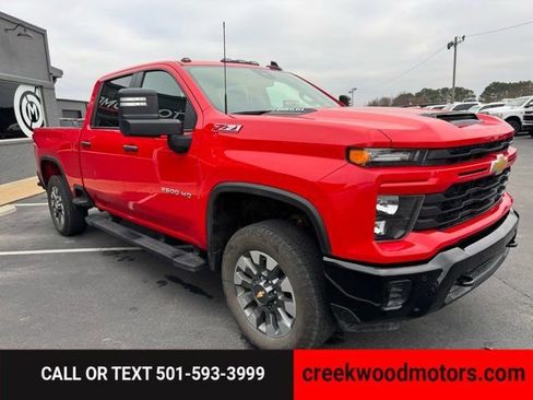 Used 2025 Chevrolet Silverado 2500 Custom w/ Custom Value Package image 2