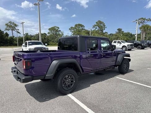 New 2026 Jeep Gladiator Sport AWD/4WD image 3