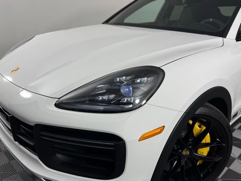 Certified 2022 Porsche Cayenne Turbo GT AWD/4WD image 11