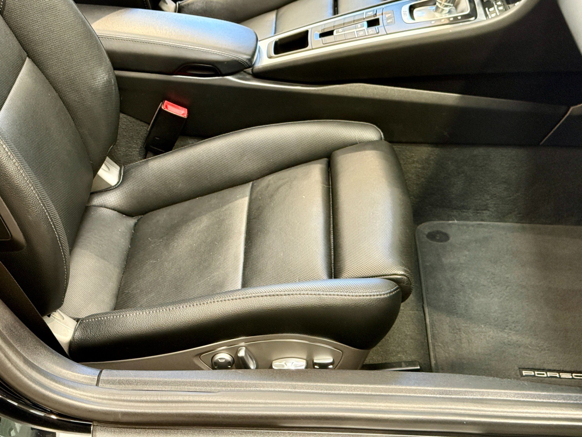 Used 2017 Porsche 718 Boxster S RWD image 34