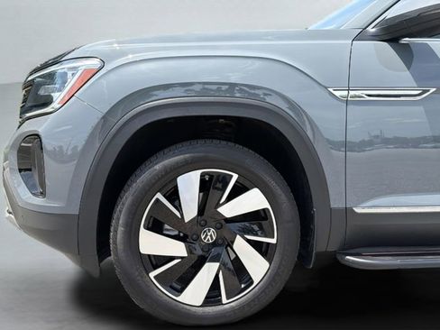 Used 2024 Volkswagen Atlas Cross Sport SEL image 32