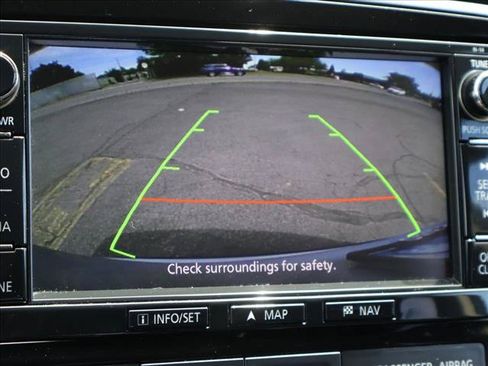 Used 2016 Mitsubishi Outlander SE AWD/4WD image 16