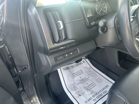 Used 2022 Nissan Pathfinder SL image 33