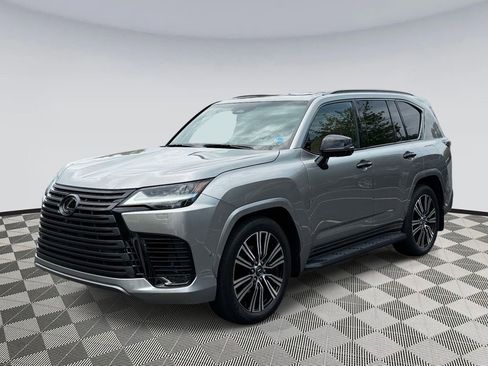 Used 2025 Lexus LX 700h Luxury w/ Appearance Package AWD/4WD image 5