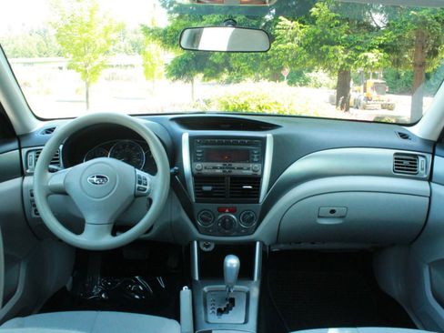 Used 2011 Subaru Forester 2.5X AWD/4WD image 29