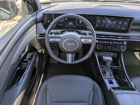 Used 2025 Hyundai Santa Cruz Limited AWD/4WD image 12