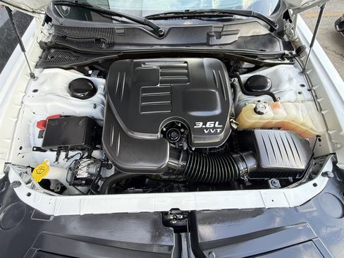 Used 2020 Dodge Challenger SXT RWD image 27