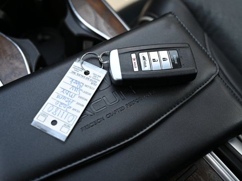 Used 2020 Acura MDX SH-AWD w/ Advance Package image 36