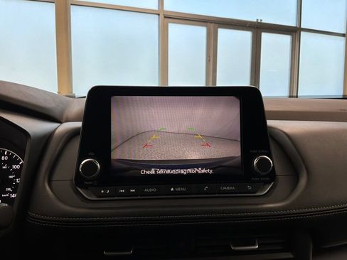 Used 2023 Nissan Rogue SV FWD image 19