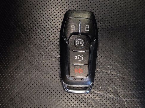 Used 2017 Lincoln MKX Reserve w/ Lincoln MKX Climate Package image 32